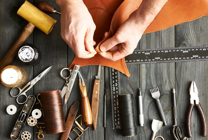 511195634LeatherWorker